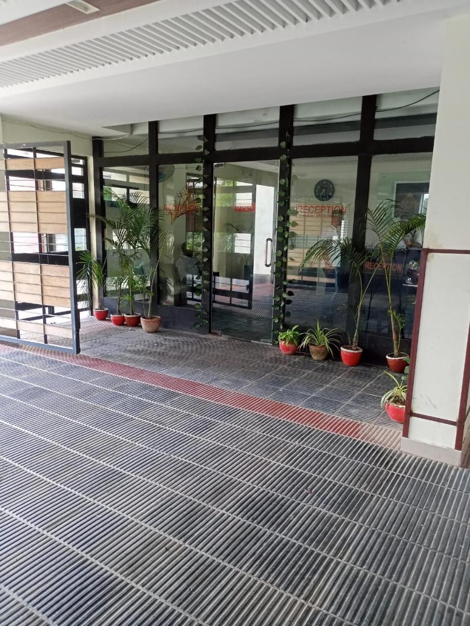 Rose Garden Guest House Khulna Ngoại thất bức ảnh